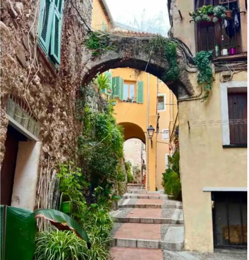 Apartment Appartement 2 Pieces Vue Mer Dans Le Quartier Historique De Menton France